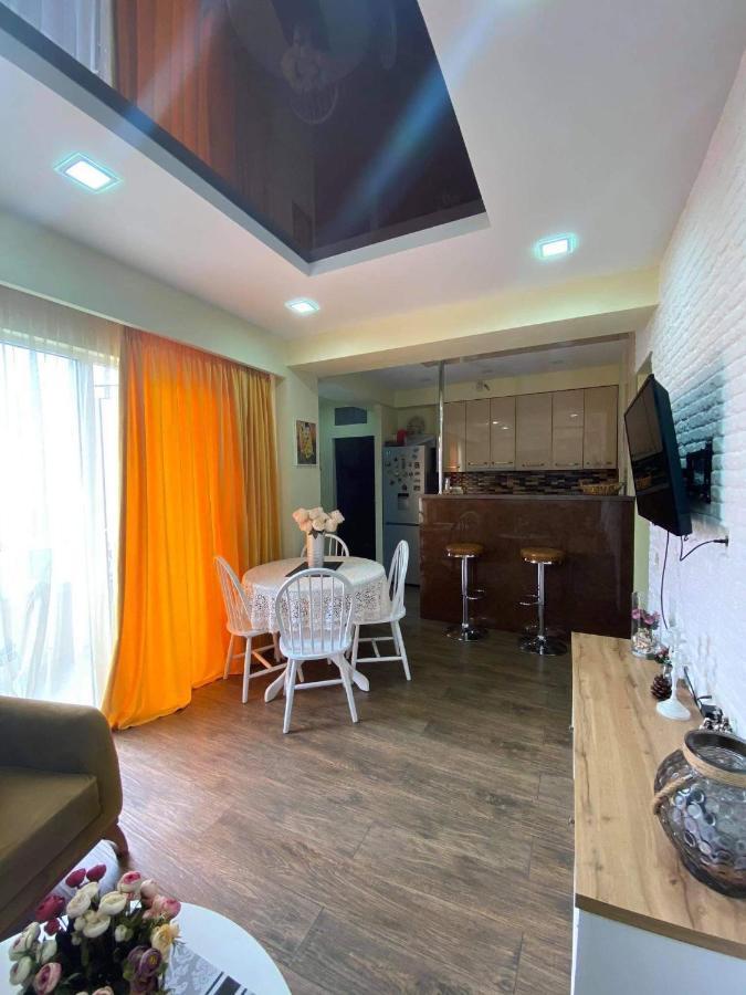 Apartament Victoria Apartamento Tbilisi Exterior foto